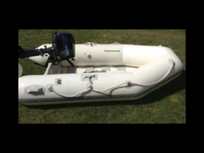 Nafukovací člun s motorem