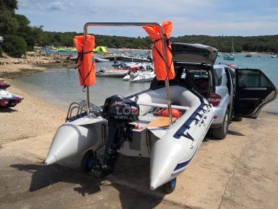 Nafukovací člun s motorem