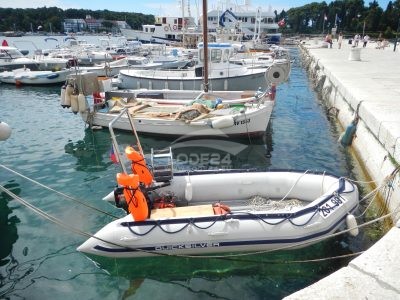 Nafukovací člun s motorem