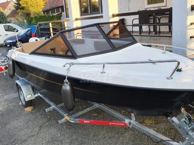 Motorový Člun USA Flipper