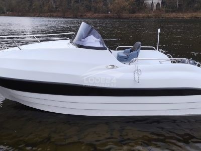Lakeman 440 Cabin