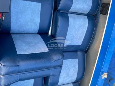 Krásný motorový člun, Selva 5X