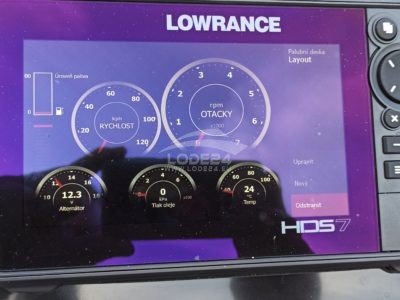 An marin boats QX562 Console