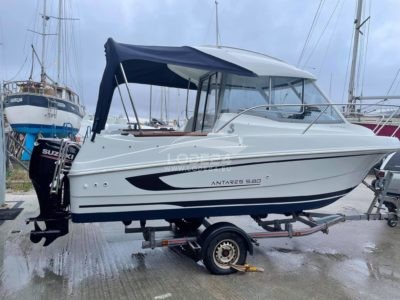 Beneteau Antares 580