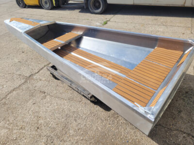 hlinikovy čln Arrow 4m Nový