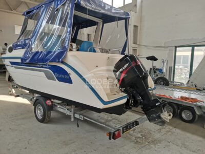 Motorový čln Jachta Delfín 650