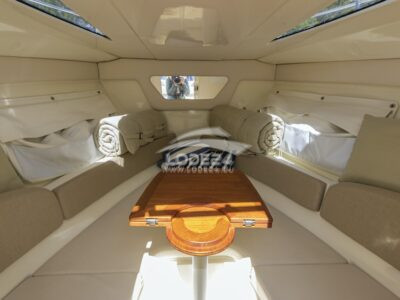 Predam Lod Bayliner Cuddy 747