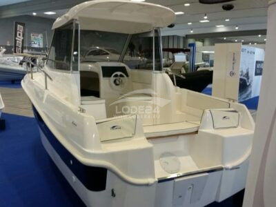 nová jachta TIMONER 550