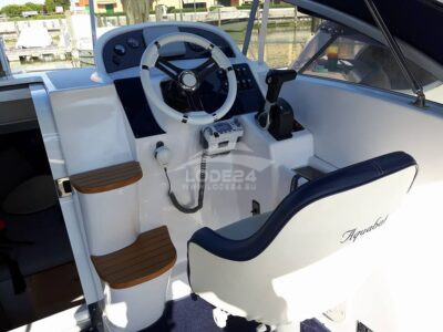 kabinová jachta CRUISER 24