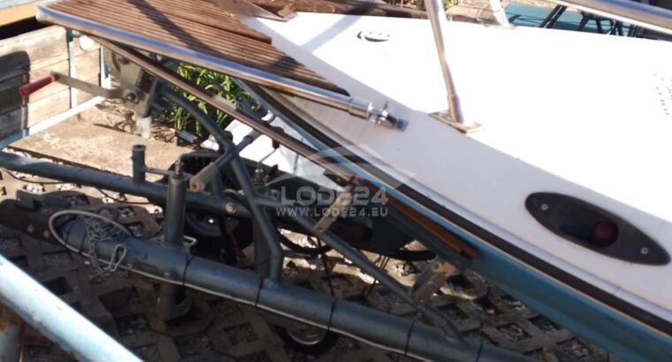 predám čln s prívesom