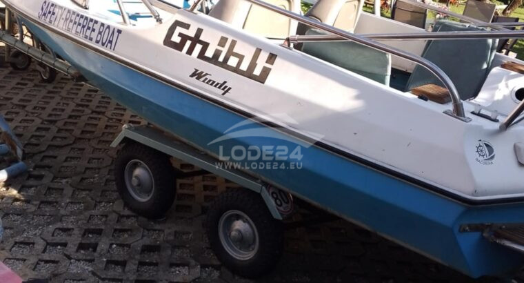 predám čln s prívesom