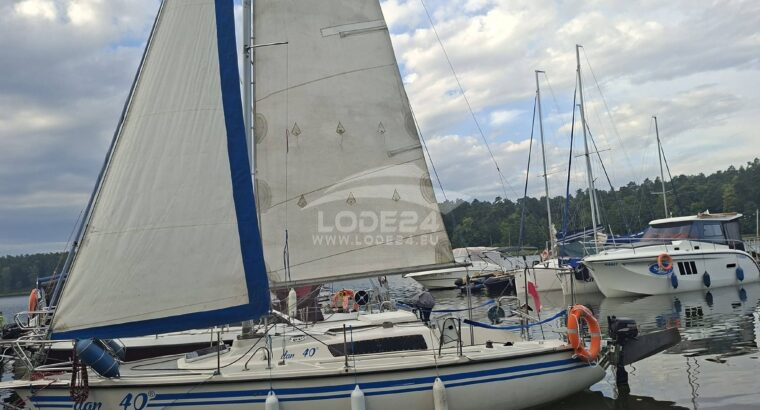 Victoria II 7,40 m, Suzuki 5 k