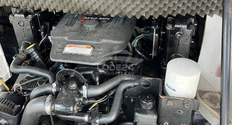 CROWNLINE 240